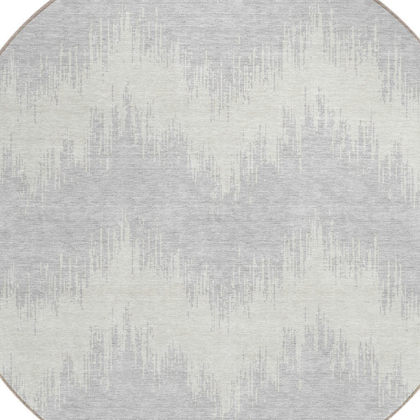 Homeroots 3' Durable Black And Ivory Chevron Indoor Outdoor Area Rug - Stylish, Washable, And Versatile Design 8' Round Polyester 591833