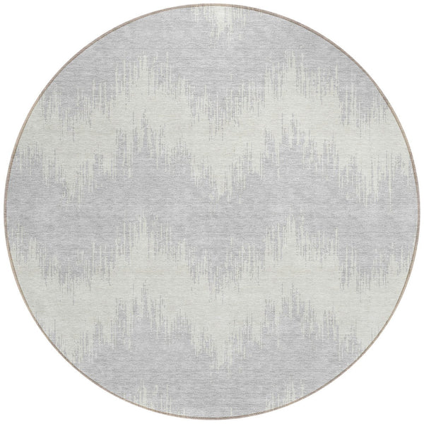 Homeroots 3' Durable Black And Ivory Chevron Indoor Outdoor Area Rug - Stylish, Washable, And Versatile Design 8' Round Polyester 591833