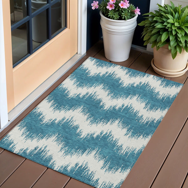 Homeroots 3' Durable Black And Ivory Chevron Indoor Outdoor Area Rug - Stylish, Washable, And Versatile Design 3' X 5' Polyester 591837