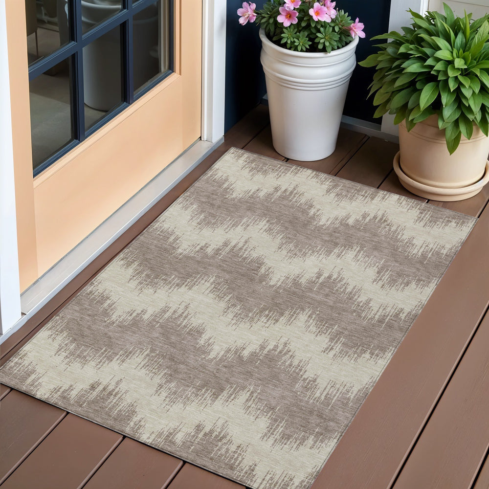 Homeroots 3' Durable Black And Ivory Chevron Indoor Outdoor Area Rug - Stylish, Washable, And Versatile Design 3' X 5' Polyester 591843