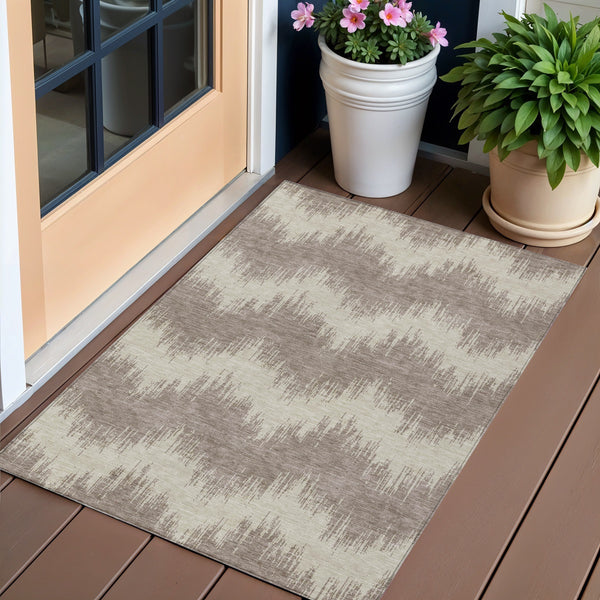 Homeroots 3' Durable Black And Ivory Chevron Indoor Outdoor Area Rug - Stylish, Washable, And Versatile Design 3' X 5' Polyester 591843