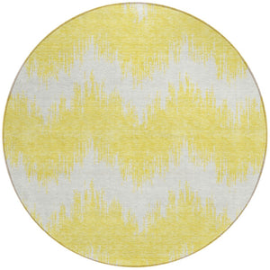 Homeroots 3' Durable Black And Ivory Chevron Indoor Outdoor Area Rug - Stylish, Washable, And Versatile Design 8' Round Polyester 591851