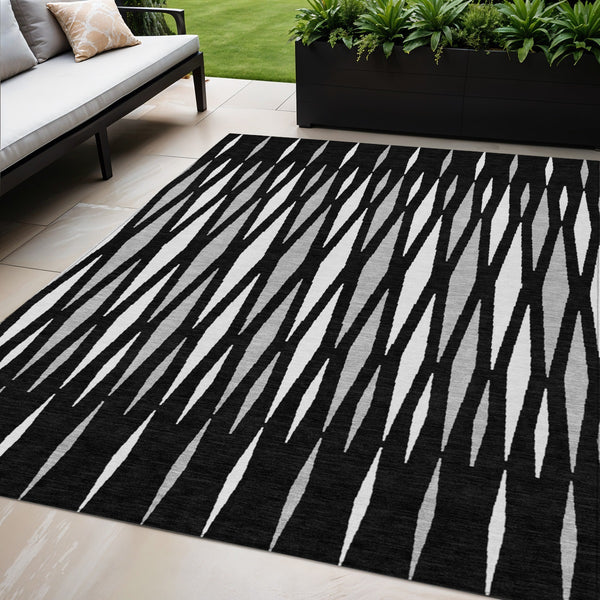 Homeroots 3' Black Ivory And Gray Geometric Indoor Outdoor Area Rug - Stylish, Washable, Stain Resistant Design 5' X 8' Polyester 591856