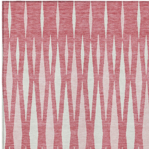 Homeroots 3' Black Ivory And Gray Geometric Indoor Outdoor Area Rug - Stylish, Washable, Stain Resistant Design 3' X 5' Polyester 591861