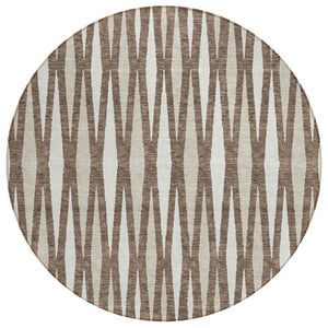 HomeRoots 5' Brown and Ivory Geometric Area Rug - Stylish, Washable, Durable Indoor/Outdoor Design for Any Space 8' Round 591869
