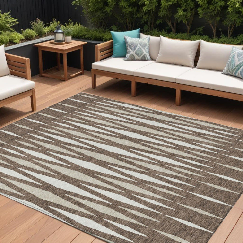HomeRoots 9' Brown and Ivory Geometric Area Rug – Stylish, Washable Indoor/Outdoor Design for High-Traffic Areas 9' X 12' 591871
