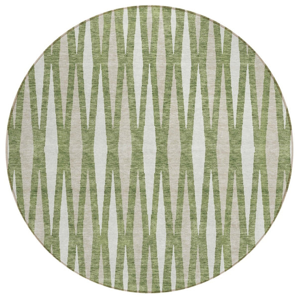 HomeRoots 5' Bold Green and Ivory Geometric Washable Area Rug for Indoor and Outdoor Versatile Spaces 8' Round 591875