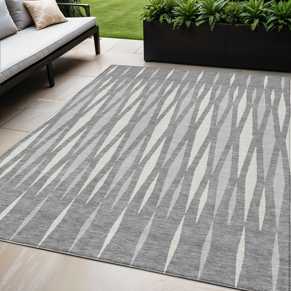 Homeroots 3' Black Ivory And Gray Geometric Indoor Outdoor Area Rug - Stylish, Washable, Stain Resistant Design 5' X 8' Polyester 591886