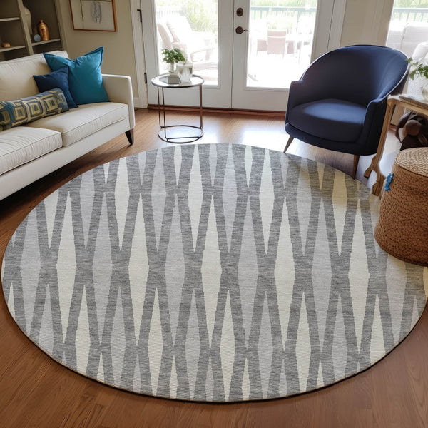 Homeroots 3' Black Ivory And Gray Geometric Indoor Outdoor Area Rug - Stylish, Washable, Stain Resistant Design 8' Round Polyester 591887