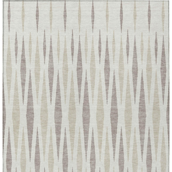 Homeroots 3' Black Ivory And Gray Geometric Indoor Outdoor Area Rug - Stylish, Washable, Stain Resistant Design 5' X 8' Polyester 591892