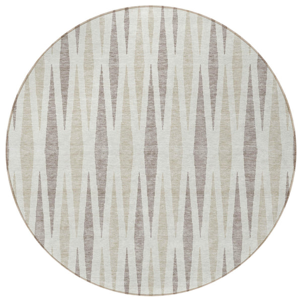 Homeroots 3' Black Ivory And Gray Geometric Indoor Outdoor Area Rug - Stylish, Washable, Stain Resistant Design 8' Round Polyester 591893