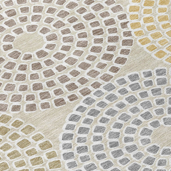 HomeRoots 5' Geometric Area Rug - Durable, Washable Indoor/Outdoor Decor in Beige, Brown & Gray for Versatile Spaces 8' Round 591929