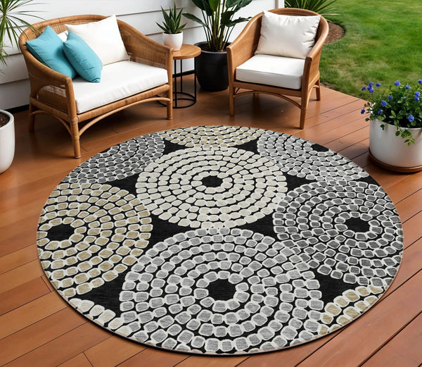 Homeroots 3' Artichoke Green And Brown Geometric Washable Area Rug For Indoor And Outdoor Spaces, Durable Design 8' Round Polyester 591935