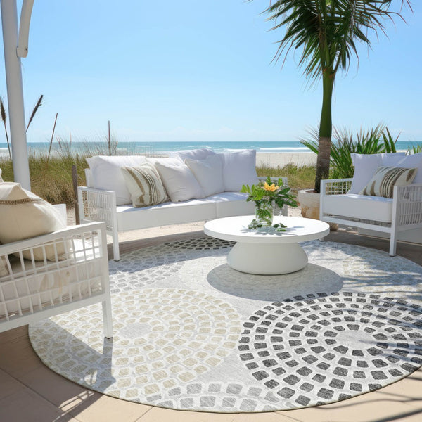 HomeRoots 5' Stylish Gray and Taupe Geometric Washable Area Rug – Perfect for Indoor and Outdoor Spaces! 8' Round 591947