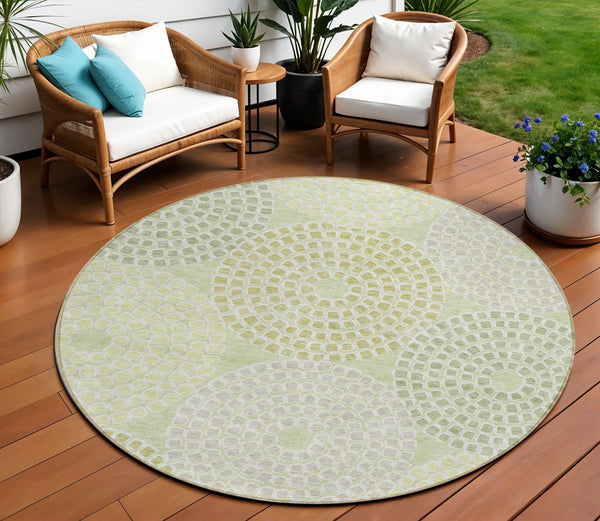 Homeroots 3' Artichoke Green And Brown Geometric Washable Area Rug For Indoor And Outdoor Spaces, Durable Design 8' Round Polyester 591965