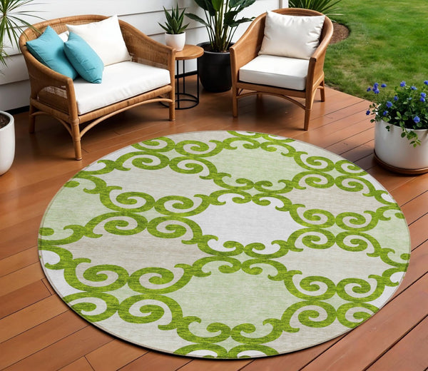 HomeRoots 5' Vibrant Lime Green and Ivory Trellis Washable Area Rug for Indoor and Outdoor Spaces 8' Round 592031