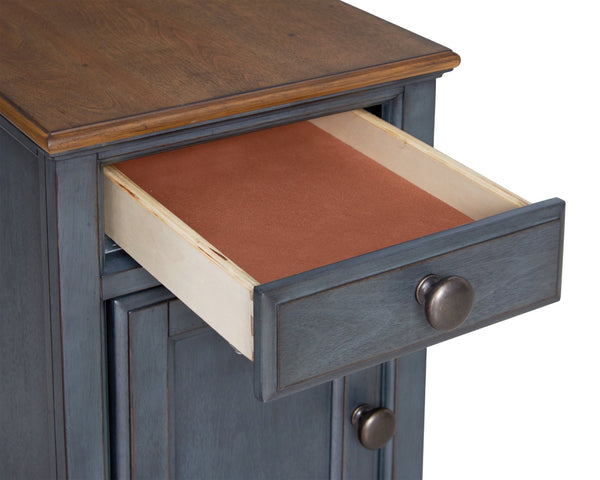 English Elm Americana Chairside End Table Rubberwood Build Distressed Finish with Usb Port Storage B108P193076