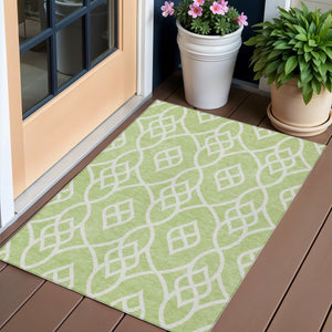 Homeroots 3' Artichoke Green And Ivory Trellis Washable Rug For Indoor Outdoor Spaces - Durable And Stylish! 3' X 5' Polyester 592065