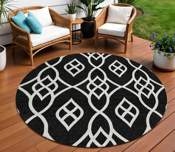 Homeroots 3' Artichoke Green And Ivory Trellis Washable Rug For Indoor Outdoor Spaces - Durable And Stylish! 8' Round Polyester 592079