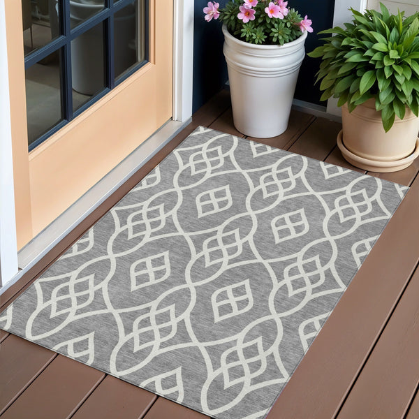 Homeroots 3' Artichoke Green And Ivory Trellis Washable Rug For Indoor Outdoor Spaces - Durable And Stylish! 3' X 5' Polyester 592095