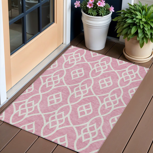 Homeroots 3' Artichoke Green And Ivory Trellis Washable Rug For Indoor Outdoor Spaces - Durable And Stylish! 3' X 5' Polyester 592125