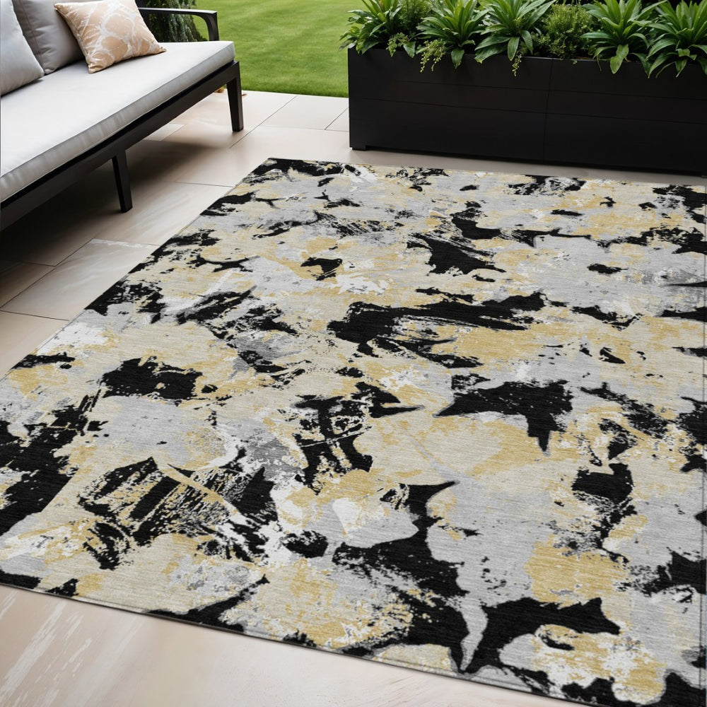 HomeRoots 5' Stylish Floral Indoor Outdoor Area Rug - Durable, Machine Washable, Perfect for High-Traffic Areas 5' X 8' 592162