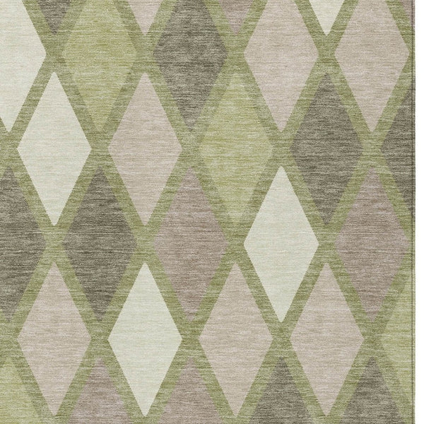 Homeroots 3' Stylish Artichoke Green Beige Ivory Geometric Washable Area Rug For Indoor And Outdoor Use 3' X 5' Polyester 592275