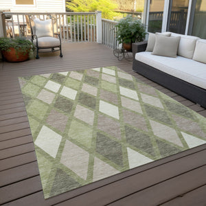 Homeroots 3' Stylish Artichoke Green Beige Ivory Geometric Washable Area Rug For Indoor And Outdoor Use 5' X 8' Polyester 592276