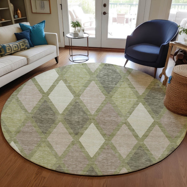 Homeroots 3' Stylish Artichoke Green Beige Ivory Geometric Washable Area Rug For Indoor And Outdoor Use 8' Round Polyester 592277