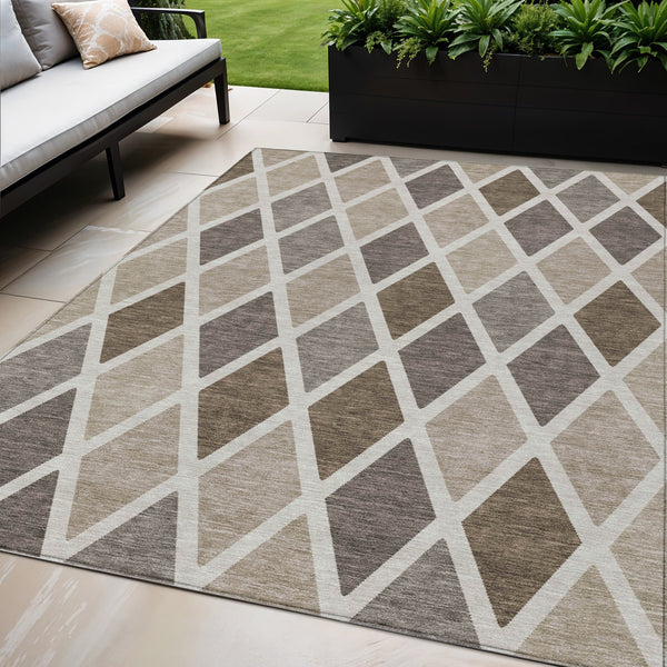Homeroots 3' Stylish Artichoke Green Beige Ivory Geometric Washable Area Rug For Indoor And Outdoor Use 5' X 8' Polyester 592282