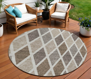 Homeroots 3' Stylish Artichoke Green Beige Ivory Geometric Washable Area Rug For Indoor And Outdoor Use 8' Round Polyester 592283