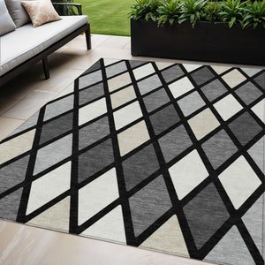 Homeroots 3' Stylish Artichoke Green Beige Ivory Geometric Washable Area Rug For Indoor And Outdoor Use 5' X 8' Polyester 592288