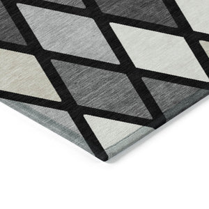 Homeroots 3' Stylish Artichoke Green Beige Ivory Geometric Washable Area Rug For Indoor And Outdoor Use 5' X 8' Polyester 592288