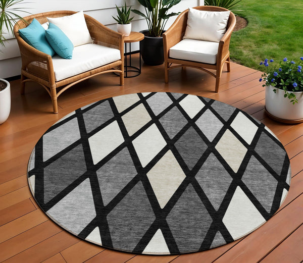 Homeroots 3' Stylish Artichoke Green Beige Ivory Geometric Washable Area Rug For Indoor And Outdoor Use 8' Round Polyester 592289
