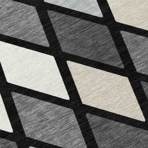 Homeroots 3' Stylish Artichoke Green Beige Ivory Geometric Washable Area Rug For Indoor And Outdoor Use 8' X 10' Polyester 592290