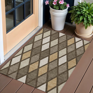 Homeroots 3' Stylish Artichoke Green Beige Ivory Geometric Washable Area Rug For Indoor And Outdoor Use 3' X 5' Polyester 592293