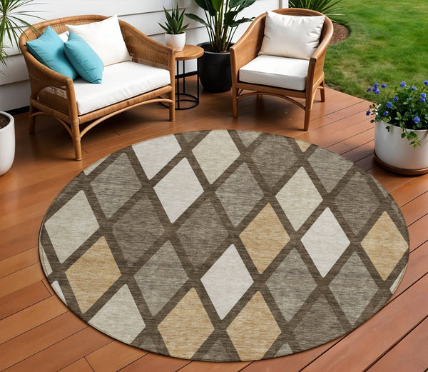 Homeroots 3' Stylish Artichoke Green Beige Ivory Geometric Washable Area Rug For Indoor And Outdoor Use 8' Round Polyester 592295