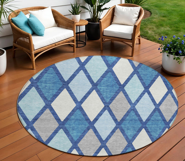 Homeroots 3' Stylish Artichoke Green Beige Ivory Geometric Washable Area Rug For Indoor And Outdoor Use 8' Round Polyester 592319