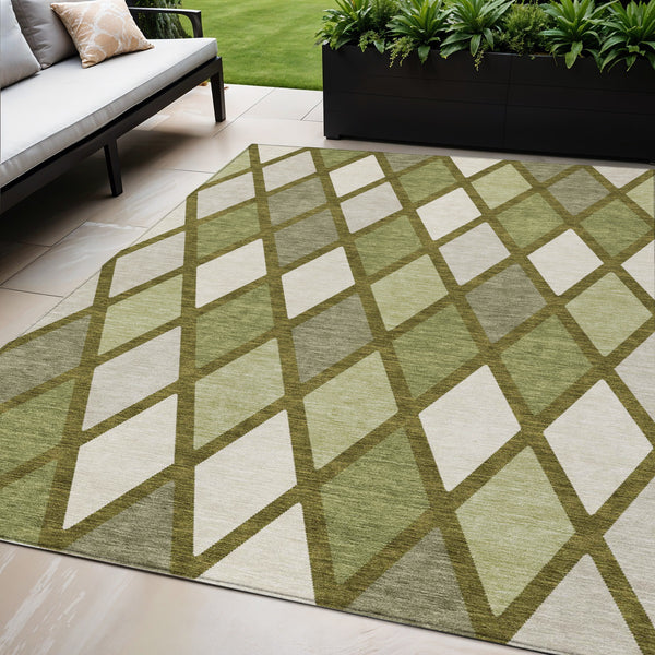 Homeroots 3' Stylish Artichoke Green Beige Ivory Geometric Washable Area Rug For Indoor And Outdoor Use 5' X 8' Polyester 592324