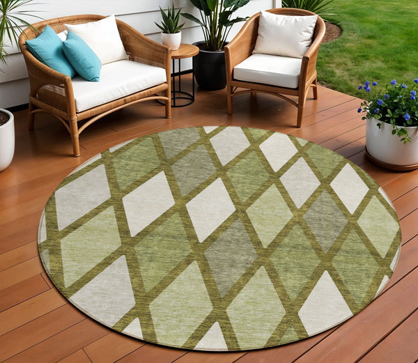 Homeroots 3' Stylish Artichoke Green Beige Ivory Geometric Washable Area Rug For Indoor And Outdoor Use 8' Round Polyester 592325