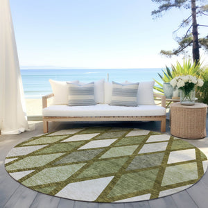 Homeroots 3' Stylish Artichoke Green Beige Ivory Geometric Washable Area Rug For Indoor And Outdoor Use 8' Round Polyester 592325