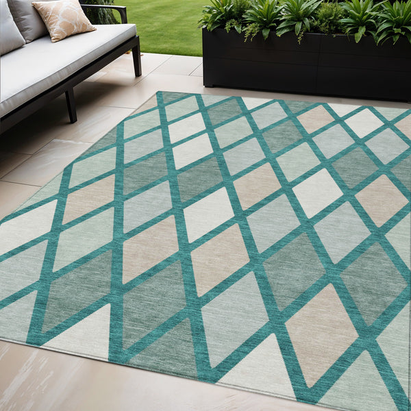 Homeroots 3' Stylish Artichoke Green Beige Ivory Geometric Washable Area Rug For Indoor And Outdoor Use 5' X 8' Polyester 592342
