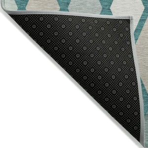 Homeroots 3' Stylish Artichoke Green Beige Ivory Geometric Washable Area Rug For Indoor And Outdoor Use 5' X 8' Polyester 592342