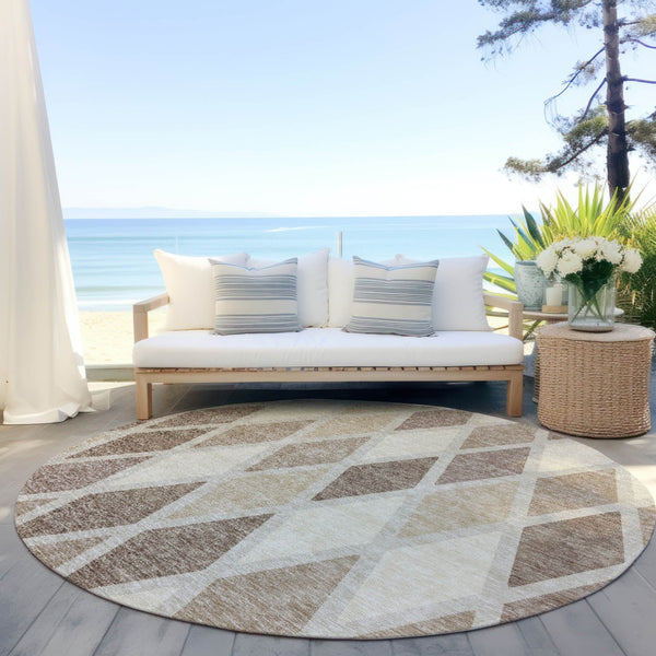 Homeroots 3' Stylish Artichoke Green Beige Ivory Geometric Washable Area Rug For Indoor And Outdoor Use 8' Round Polyester 592349