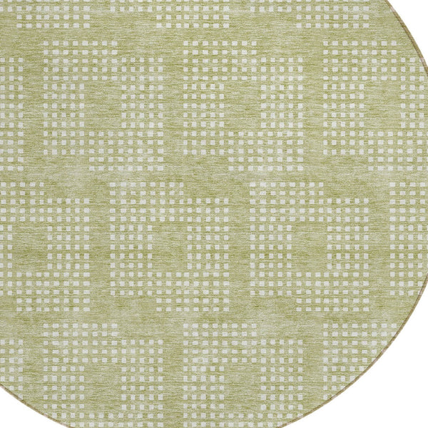 Homeroots 3' Artichoke Green Geometric Washable Indoor Outdoor Area Rug For Stylish Living Spaces & Patios 8' Round Polyester 592511
