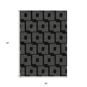 Homeroots 3' Artichoke Green Geometric Washable Indoor Outdoor Area Rug For Stylish Living Spaces & Patios 5' X 8' Polyester 592516