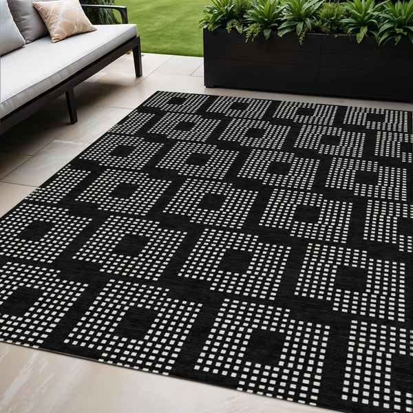 Homeroots 3' Artichoke Green Geometric Washable Indoor Outdoor Area Rug For Stylish Living Spaces & Patios 5' X 8' Polyester 592516