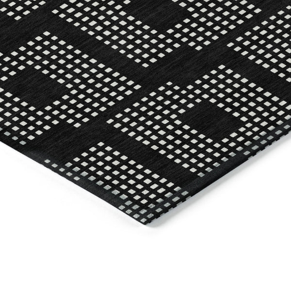 Homeroots 3' Artichoke Green Geometric Washable Indoor Outdoor Area Rug For Stylish Living Spaces & Patios 5' X 8' Polyester 592516