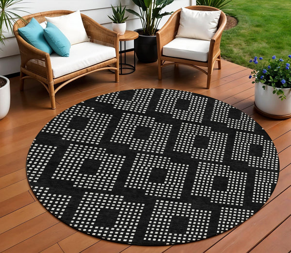 Homeroots 3' Artichoke Green Geometric Washable Indoor Outdoor Area Rug For Stylish Living Spaces & Patios 8' Round Polyester 592517