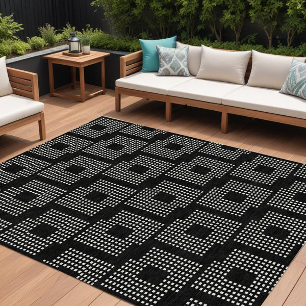 Homeroots 3' Artichoke Green Geometric Washable Indoor Outdoor Area Rug For Stylish Living Spaces & Patios 8' X 10' Polyester 592518